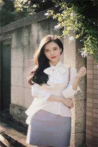 by[废文]非典型交易（现代双性高h校C） 作者：富贵吉娃娃