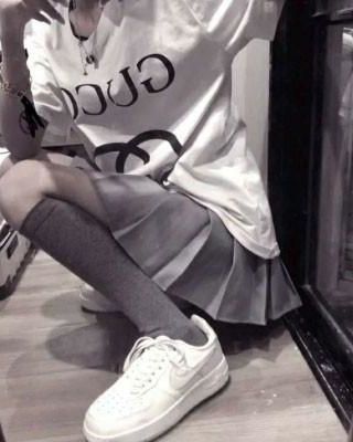 《未来吃瓜群[无限]》（原名：吃瓜吃到自己死讯）作者 焦阳