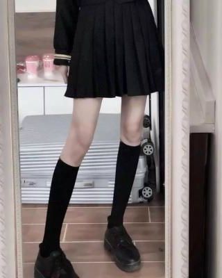 《甜妹在哨向世界苟成万人迷》 作者：乌偶