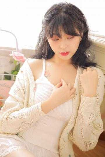 【红袖热文】《八零：冷面硬汉被凝脂美人硬控了》李映棠