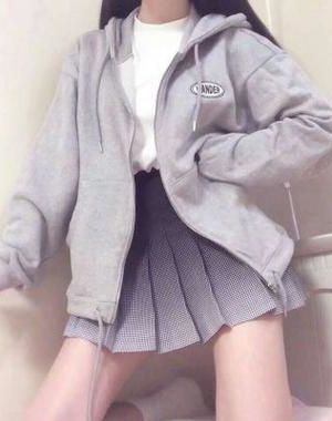 《温柔豢养》作者卡比丘